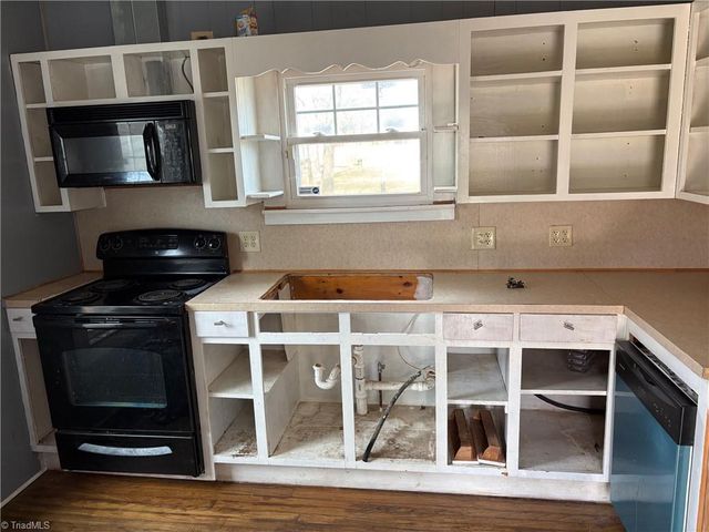 1104 Barnes Street, Reidsville, NC 27320