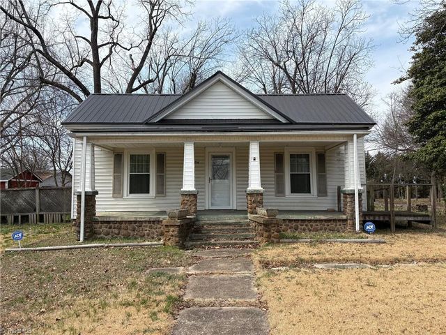 1104 Barnes Street, Reidsville, NC 27320