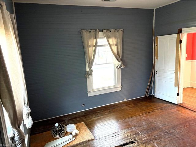 1104 Barnes Street, Reidsville, NC 27320