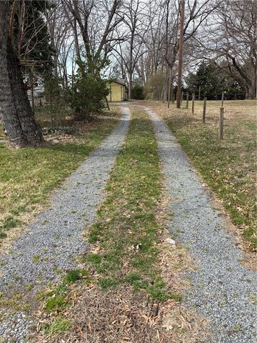 1104 Barnes Street, Reidsville, NC 27320