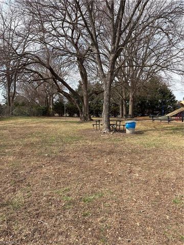 1104 Barnes Street, Reidsville, NC 27320