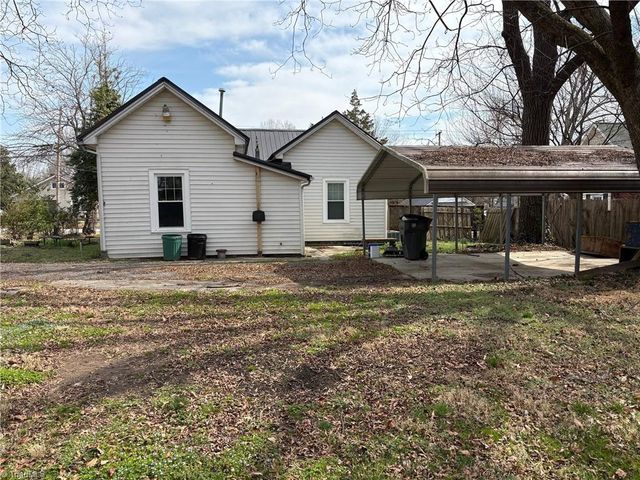 1104 Barnes Street, Reidsville, NC 27320