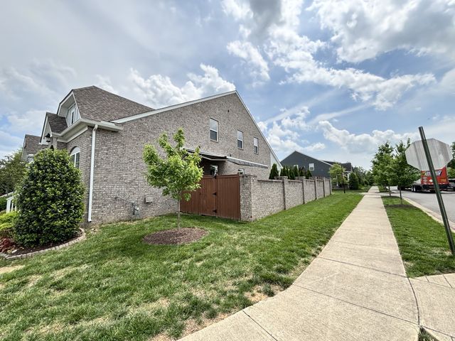 155 Spade Leaf Blvd, Hendersonville, TN 37075