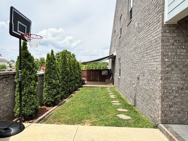 155 Spade Leaf Blvd, Hendersonville, TN 37075