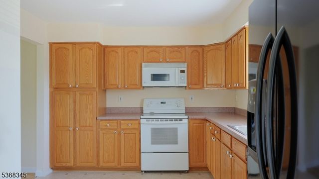 1702 Regents Ct, Hillsborough Twp., NJ 08844