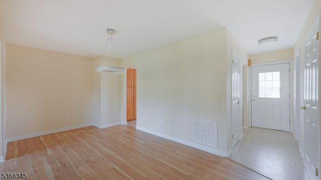 1702 Regents Ct, Hillsborough Twp., NJ 08844