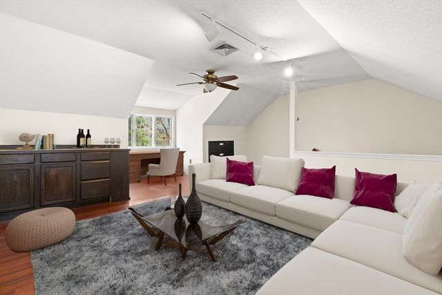 4203 Woodbridge Rd 4203, Peabody, MA 01960