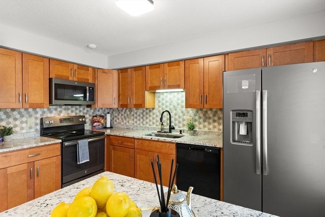 4203 Woodbridge Rd 4203, Peabody, MA 01960