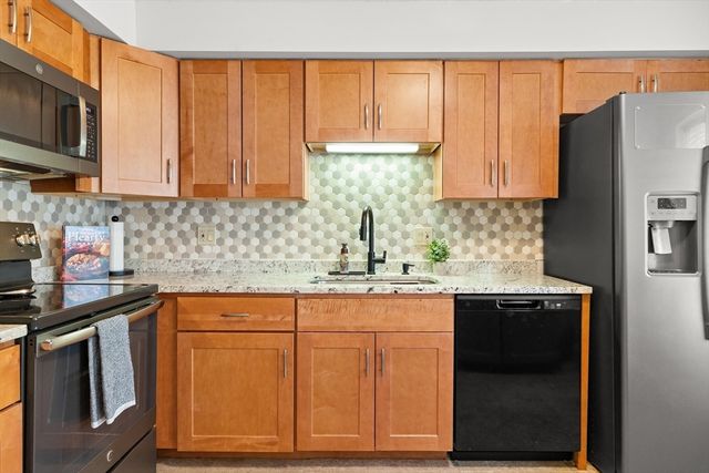 4203 Woodbridge Rd 4203, Peabody, MA 01960