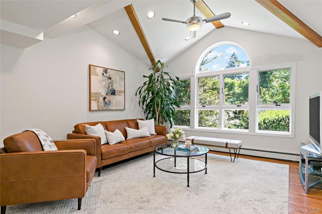 30 High Point Lane, Scarsdale, NY 10583