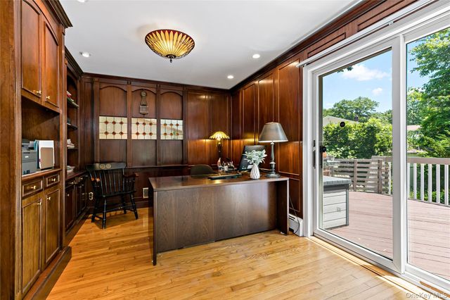 30 High Point Lane, Scarsdale, NY 10583