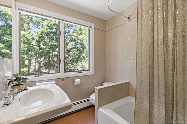 30 High Point Lane, Scarsdale, NY 10583