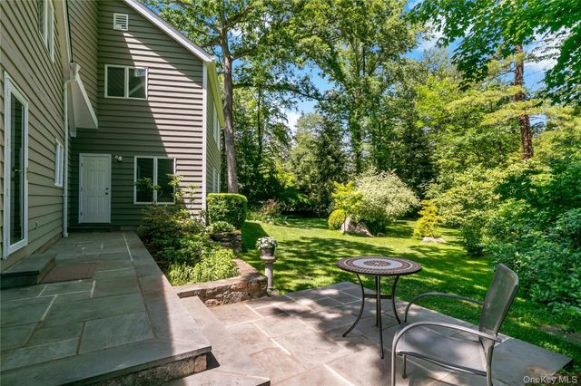 30 High Point Lane, Scarsdale, NY 10583