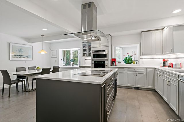 30 High Point Lane, Scarsdale, NY 10583