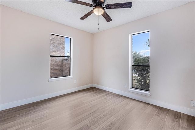 985 Crossbill St, Corpus Christi, TX 78418