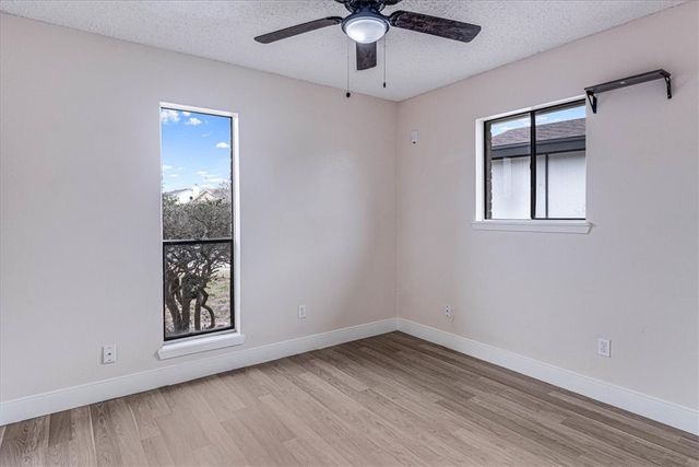 985 Crossbill St, Corpus Christi, TX 78418