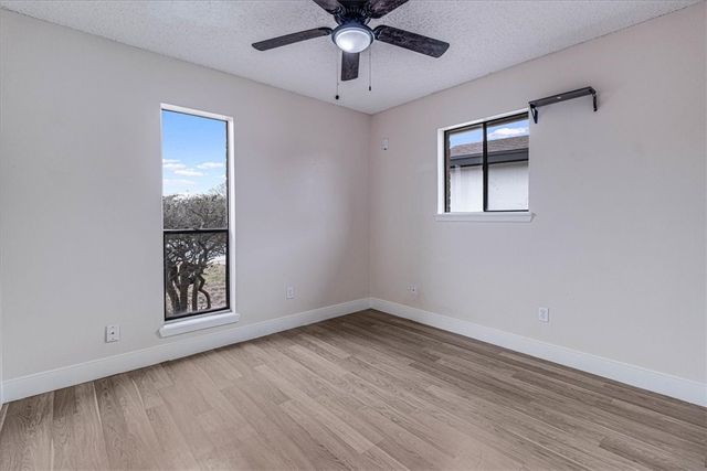 985 Crossbill St, Corpus Christi, TX 78418