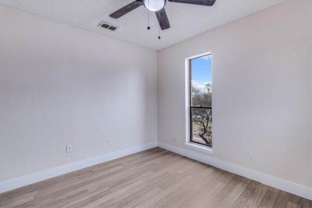 985 Crossbill St, Corpus Christi, TX 78418