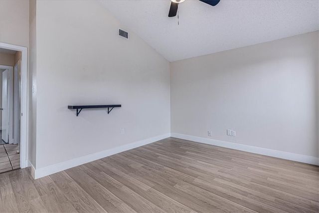 985 Crossbill St, Corpus Christi, TX 78418
