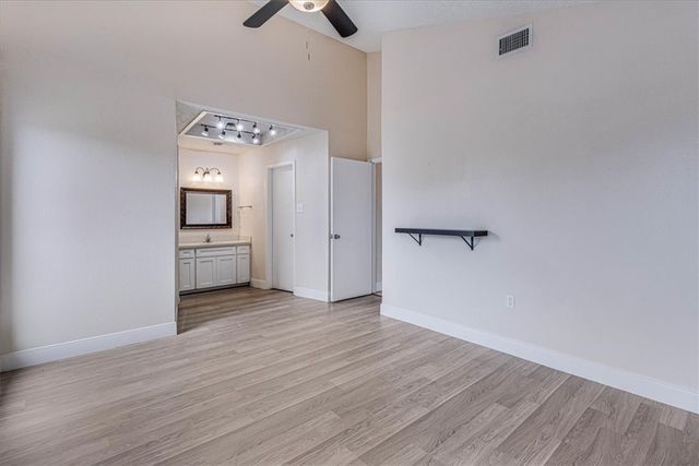 985 Crossbill St, Corpus Christi, TX 78418