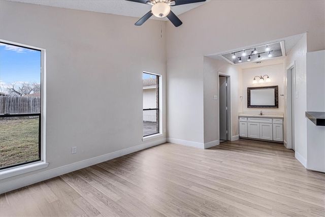 985 Crossbill St, Corpus Christi, TX 78418
