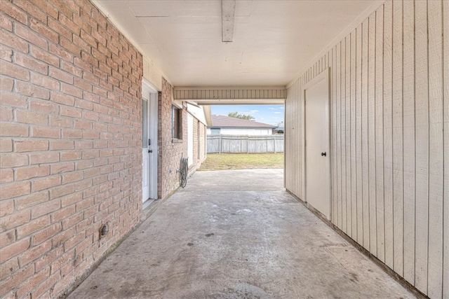 985 Crossbill St, Corpus Christi, TX 78418