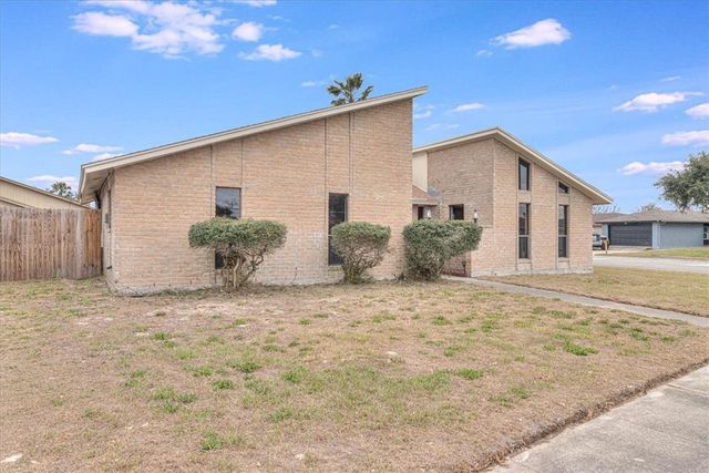 985 Crossbill St, Corpus Christi, TX 78418