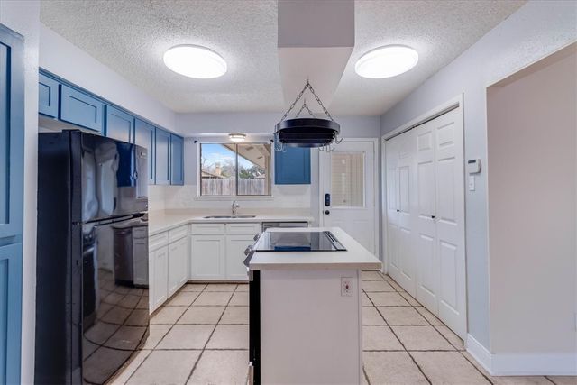 985 Crossbill St, Corpus Christi, TX 78418