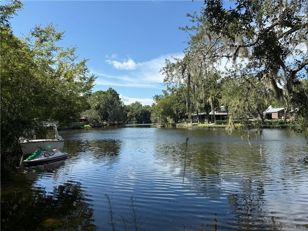 Image 16 of property listing at 11236 N RAIN POINT, Inglis, FL 34449