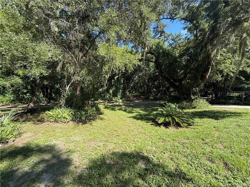 Image 17 of property listing at 11236 N RAIN POINT, Inglis, FL 34449