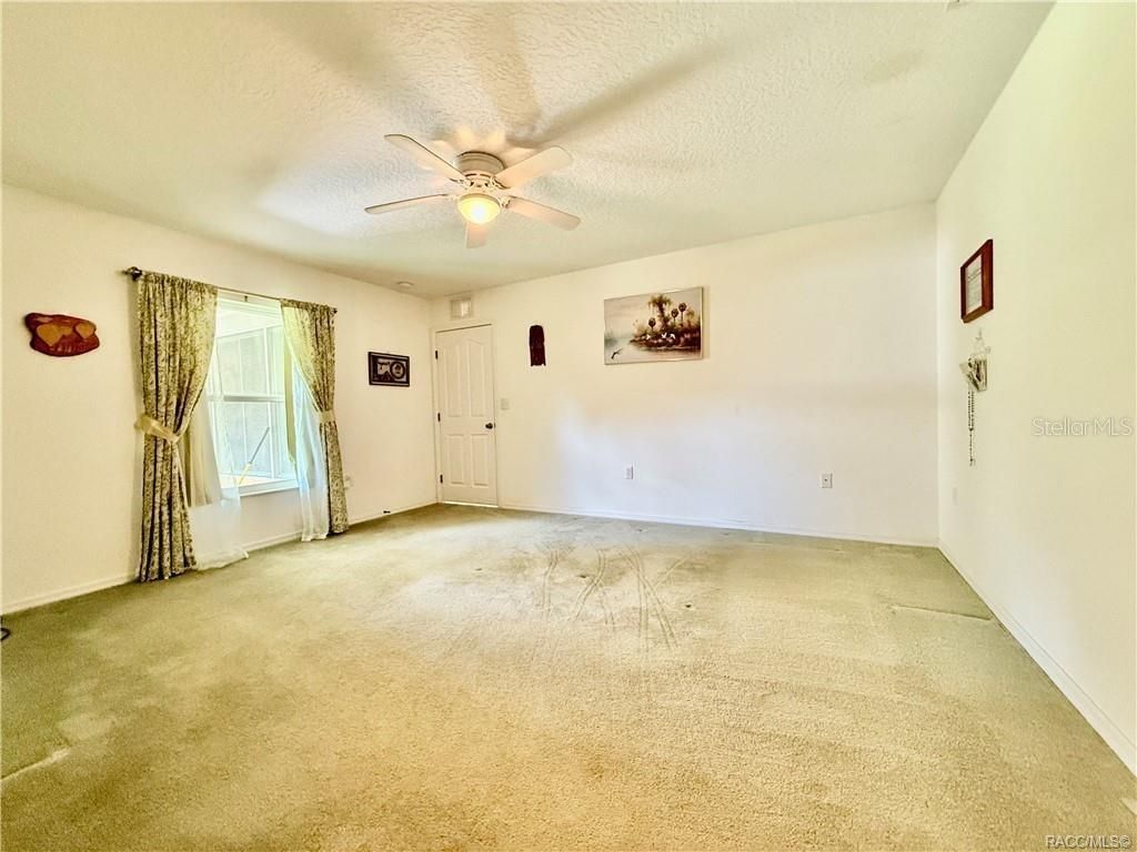 Image 18 of property listing at 11236 N RAIN POINT, Inglis, FL 34449