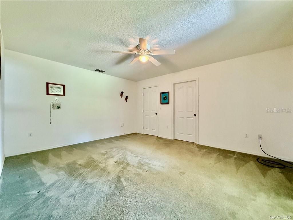 Image 25 of property listing at 11236 N RAIN POINT, Inglis, FL 34449