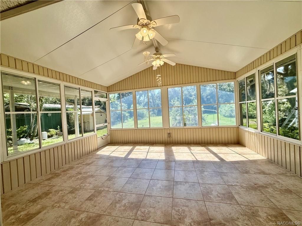 Image 28 of property listing at 11236 N RAIN POINT, Inglis, FL 34449