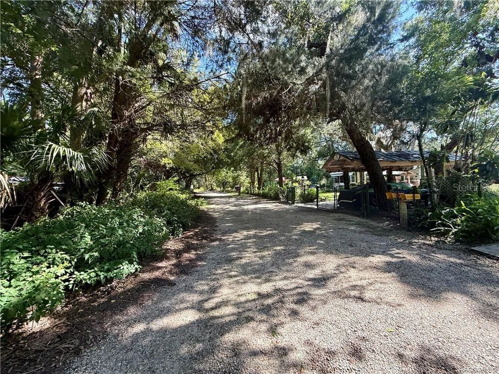 Image 7 of property listing at 11236 N RAIN POINT, Inglis, FL 34449