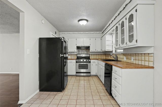 1728 S Pecan Court, Broken Arrow, OK 74012