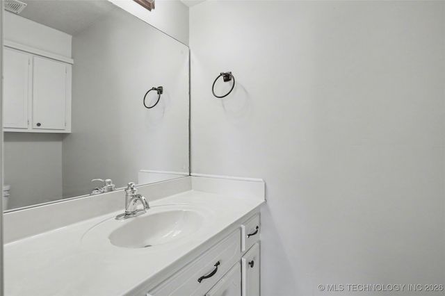 1728 S Pecan Court, Broken Arrow, OK 74012