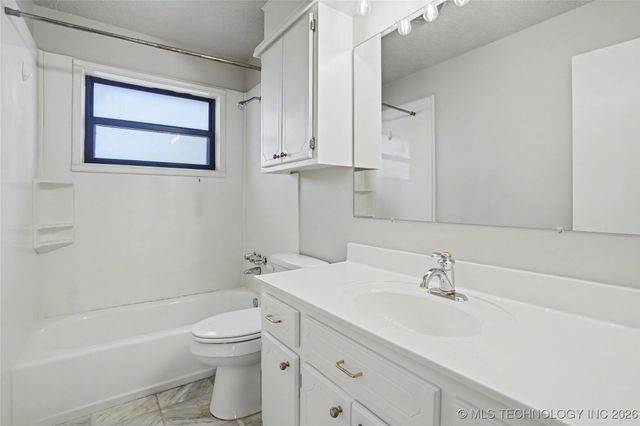 1728 S Pecan Court, Broken Arrow, OK 74012