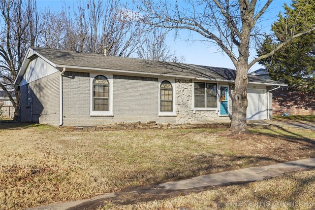 1728 S Pecan Court, Broken Arrow, OK 74012