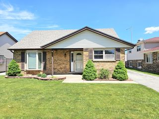 12827 S Blossom Drive, Alsip, IL 60803