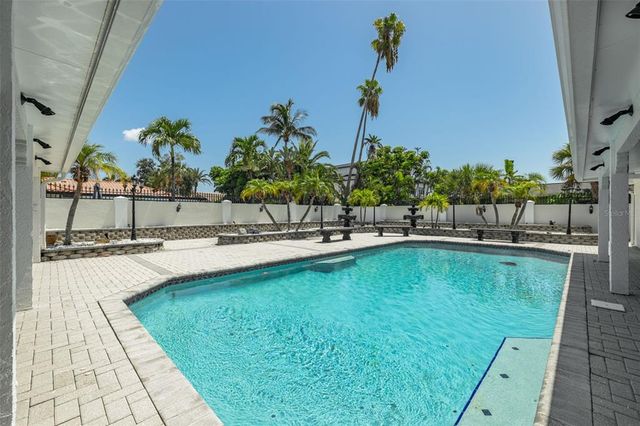 291 2ND STREET W, Tierra Verde, FL 33715