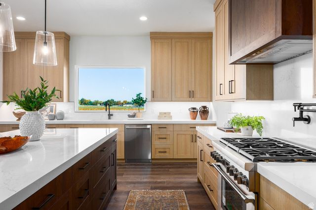 1104 W 10125 S, South Jordan, UT 84095