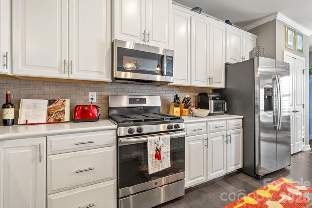 2023 Sage Park Drive, Charlotte, NC 28217