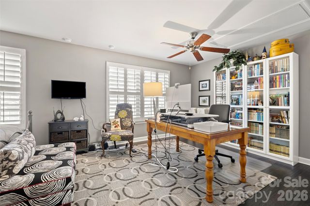 2023 Sage Park Drive, Charlotte, NC 28217