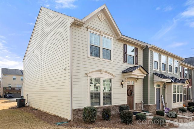2023 Sage Park Drive, Charlotte, NC 28217