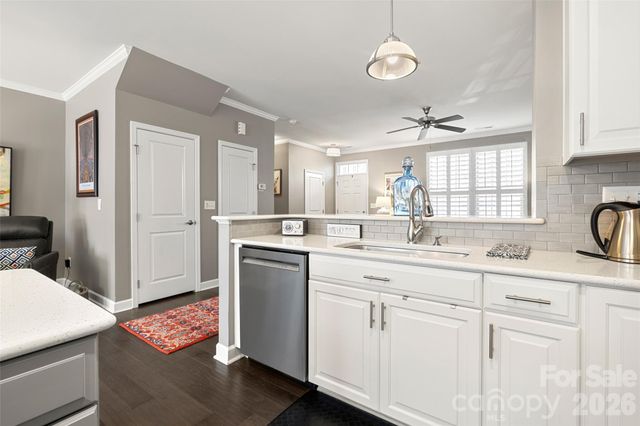 2023 Sage Park Drive, Charlotte, NC 28217