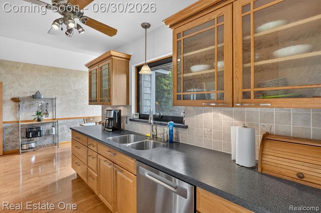 30691 Rainbow Drive, New Hudson, MI 48165