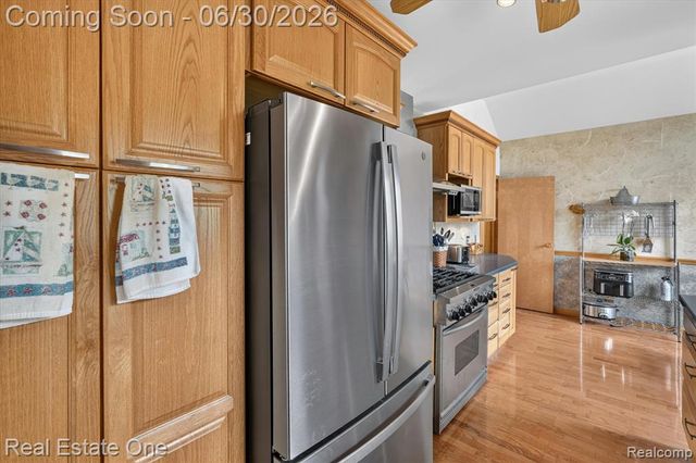 30691 Rainbow Drive, New Hudson, MI 48165