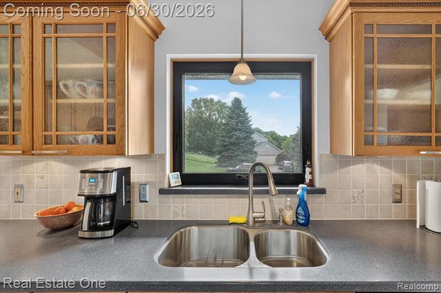30691 Rainbow Drive, New Hudson, MI 48165