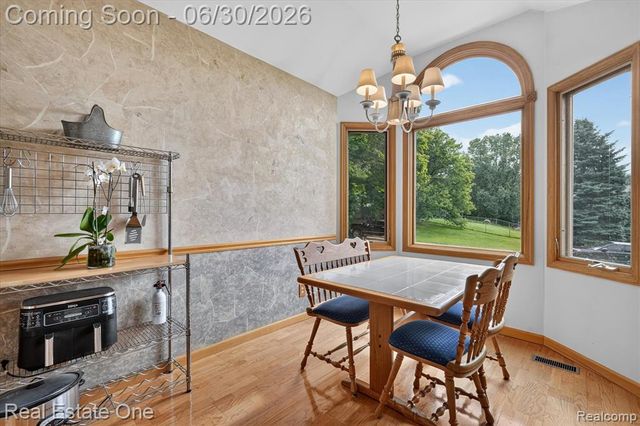 30691 Rainbow Drive, New Hudson, MI 48165
