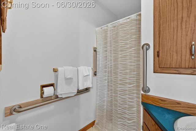 30691 Rainbow Drive, New Hudson, MI 48165